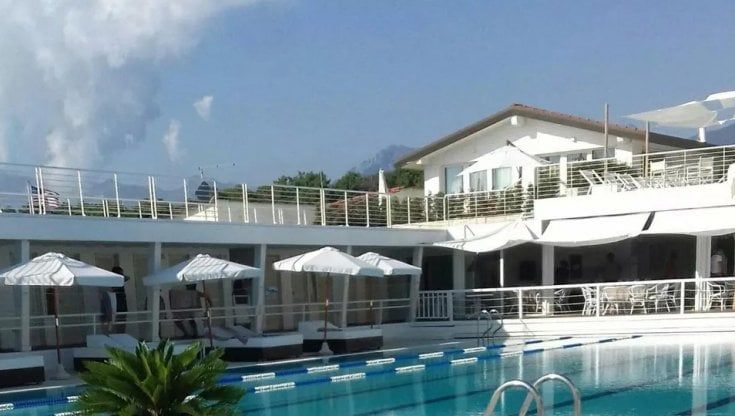 Dodicenne di Parma morì in piscina: chiesti otto rinvii a giudizio 