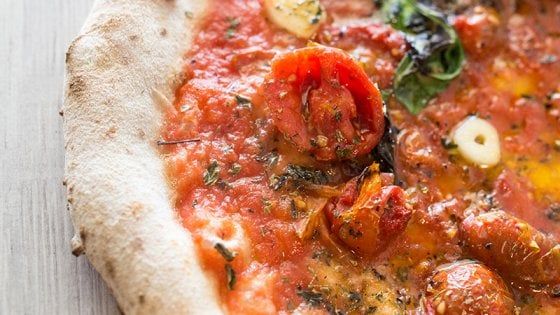 A Napoli "Sua Maestà la pizza": le avventure gourmet di Vincenzo Varlese