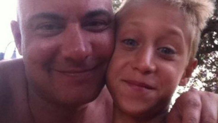 Polemica sui social per i fuochi d'artificio nel quartiere: "Li ho fatto io per ricordare mio figlio morto"