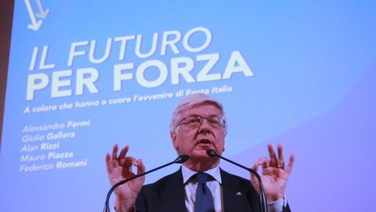 Il senatore Paolo Romani indagato per corruzione non si presenta dai pm: "Accuse troppo lacunose, non so cosa mi venga contestato"