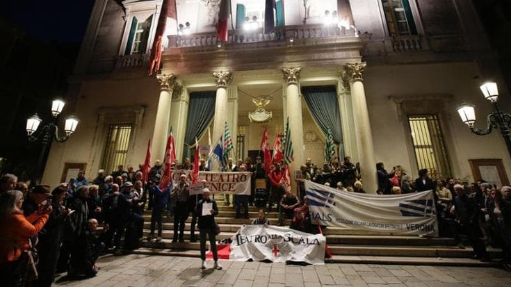 Così alla Fenice dirigiamo la protesta