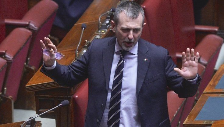 Delmastro, atteso oggi in Senato. Nuovo altolà dalle opposizioni: pronte a lasciare l'Aula