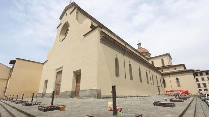 Firenze, lettera al Comune dal priore di S. Spirito: “Via i basamenti. O protesta”