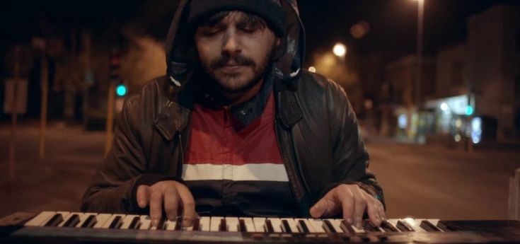 Calcutta, il live è in diretta: "Sul mio biglietto da visita scrivete 'appassionato'"