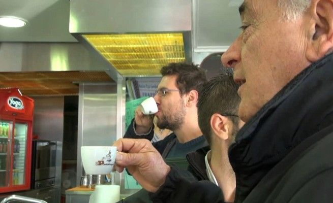 Napoli, il caff&egrave; ancora low cost<br />90 centesimi per una tazzina