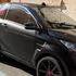 I ragazzi, la minicar e quel vuoto dietro l’orrore