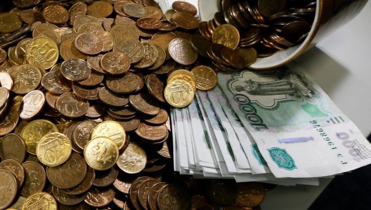 Le Borse di oggi, 2 febbraio. Listini Ue contrastati in attesa della Bce