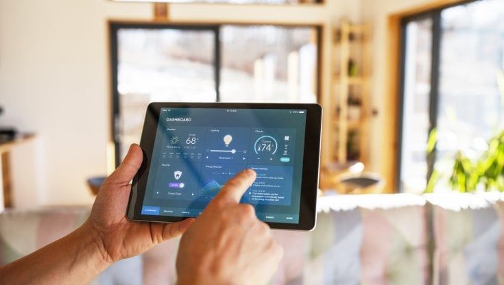 Gli italiani vogliono la casa sempre più smart. Così i dispositivi intelligenti fanno risparmiare sui consumi