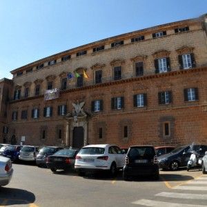 Capodanno con l'isola pedonale in piazza Parlamento