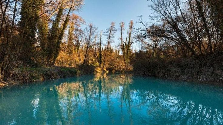 Ecosistema a rischio con troppi turisti: divieto di balneazione al Parco fluviale dell'Elsa
