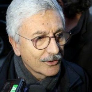 D'Alema per il No in chiesa e attacca Renzi: "Stracciati i valori del Pd"