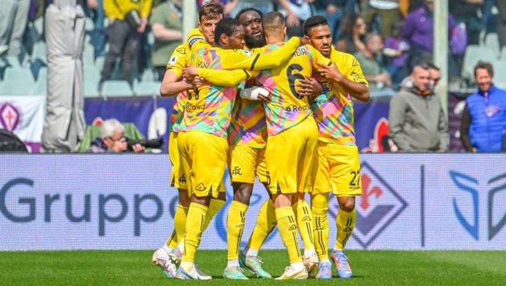 Spezia, il timbro di Nzola avvicina la salvezza. Ma Shomurodov rovina tutto 