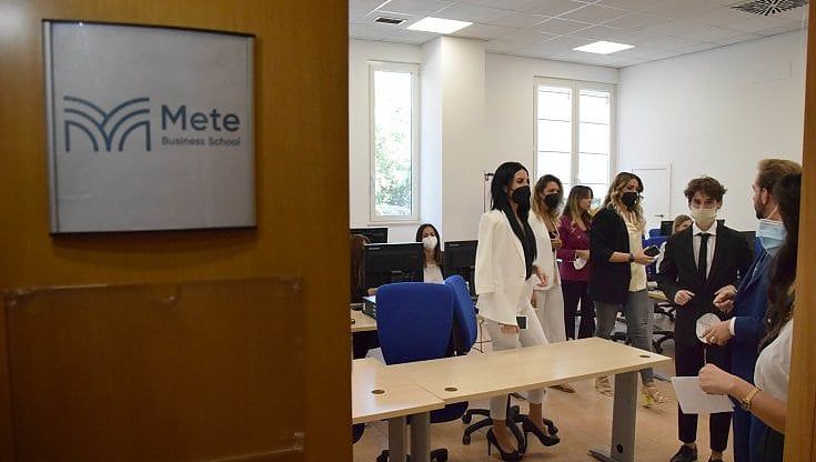 Bari, inaugurata la business school Mete: "Aiutiamo i giovani a rimanere in Puglia e la pubblica amministrazione a formarsi"