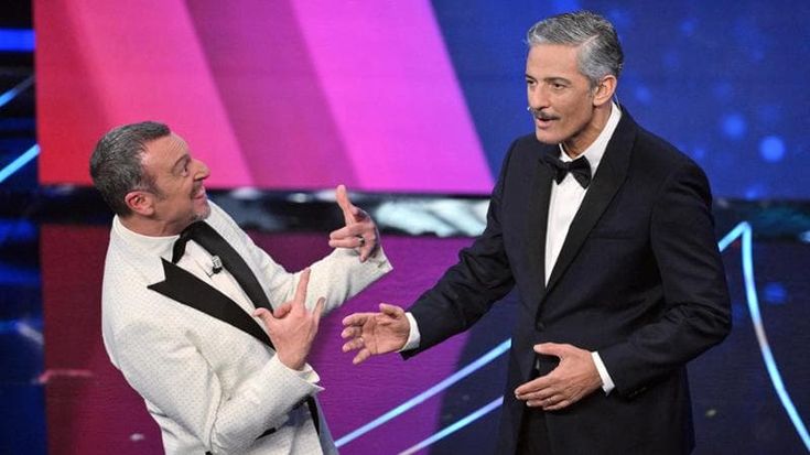 Sanremo 2024, la seconda serata con Amadeus e Giorgia. Scoppia il caso dell’accordo Rai-Trenitalia. La protesta degli agricoltori: “Quindici trattori verso il festival, domani sul palco”. La Rai smentisce
