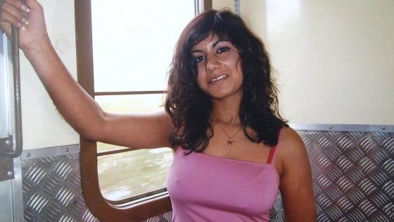 Brescia, misterioso benefattore compra una lapide nuova per Hina uccisa nel 2006
