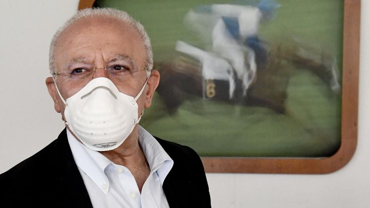 De Luca, il viceré nemico dei populisti che parla come loro  