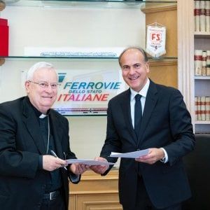 Fs, convenzione con la Cei per la presenza nelle stazioni