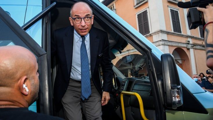 Elezioni politiche 2022, le news del 10 settembre Meloni: "Il 15 sarò in Parlamento per il dl Aiuti bis". Conte: "Da noi nessun veto". Letta: "Larghe intese esperienza irripetibile"