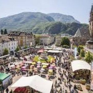 Donna accoltella il vicino per uno zerbino