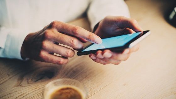 Tariffe cellulari, tutti i rincari e le super offerte degli operatori