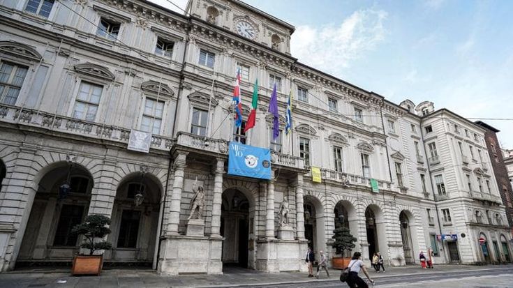 Il Comune non rinnova 250 contratti a tempo. “A rischio i servizi pronti a scioperare”