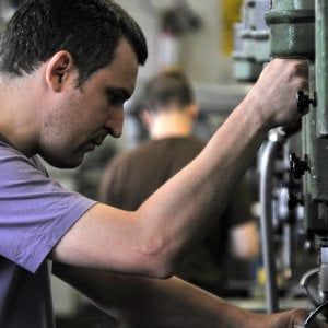 Schiarite nell'industria italiana, salgono fatturato e ordini