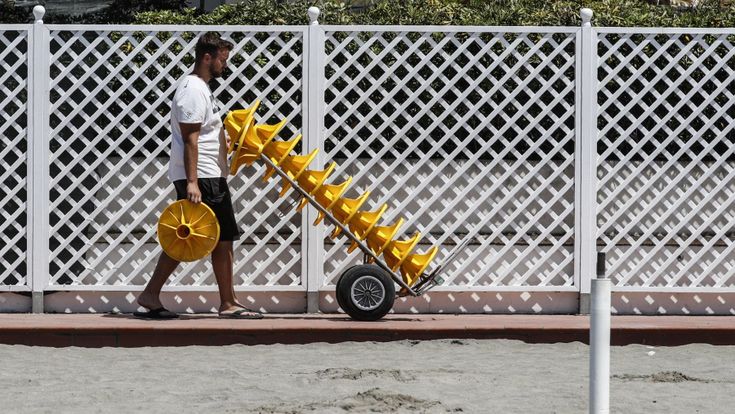 I quartieri di Roma. A Ostia stagione dimezzata e gli strozzini porta a porta 