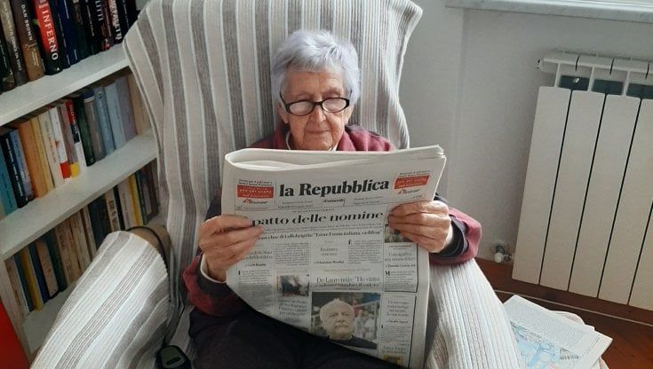 Orero, Fernanda, abbonata storica di 'Repubblica', compie 100 anni: "Al pomeriggio leggo quasi tutto il giornale, mi piacciono le lettere e gli articoli di approfondimento"