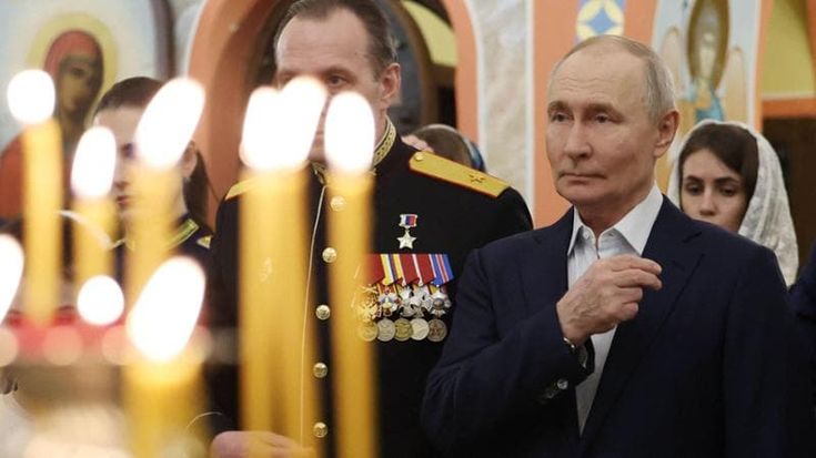 Per il Natale ortodosso Putin paragona i soldati al Salvatore: “Missione sacra per conto di Dio”