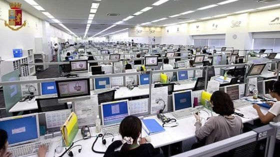 Dipendenti Tim vendevano a call center i dati dei clienti, perquisizioni e arresti