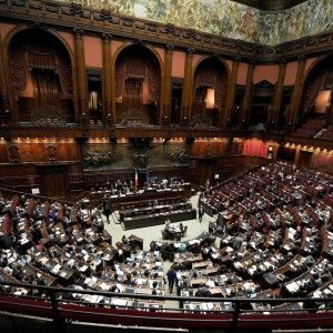 Dl Casa, dopo il caos alla Camera: fiducia luned&igrave;, voto finale il 20 maggio