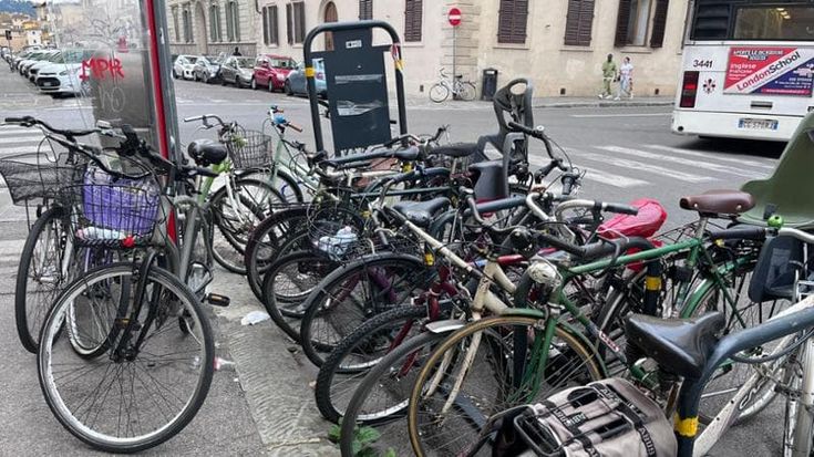 Bike to work a Firenze, 30 euro al mese per chi va al lavoro in bici. Da oggi si può scaricare la app