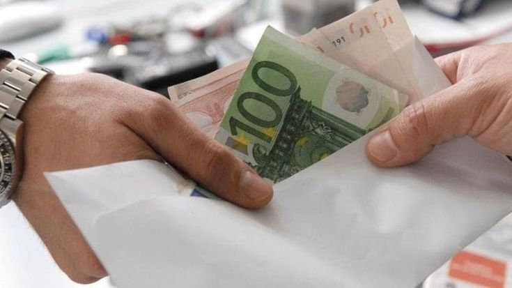 Due finanzieri corrotti condannati per danno d’immagine: “Condotte odiose risarciranno 700mila euro”