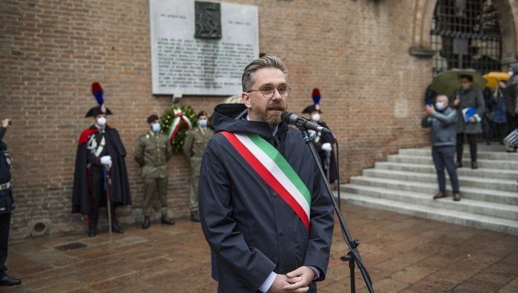 Positivo al Covid il sindaco di Bologna Lepore: "Godetevi per me il 25 aprile"