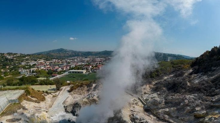 Campi Flegrei, i sindaci: “Vogliamo restare qui ora fondi per i controlli”