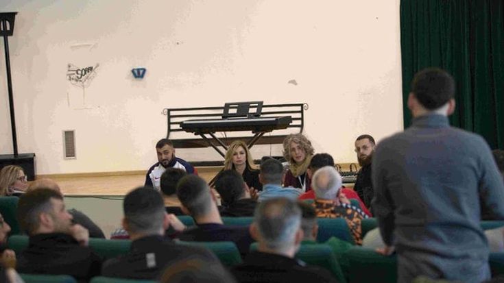 La preside e gli studenti detenuti, lezione nel carcere di Caltagirone: “Potere leggere ci rende liberi”