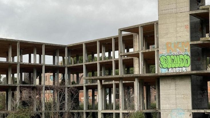 Tor Marancia, niente riqualificazione per l’ecomostro abbandonato dal ‘93