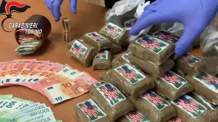 Spacciavano al bar e pure ai funerali a processo 56 insospettabili pusher