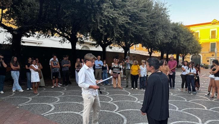 In piazza Sant’Anna a Caserta, libri al posto della violenza