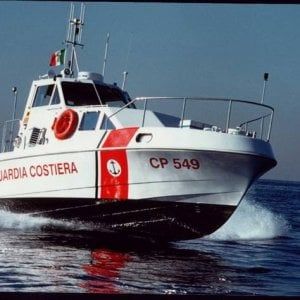 Gela: forte vento, tre bagnanti salvati dalla Guardia Costiera