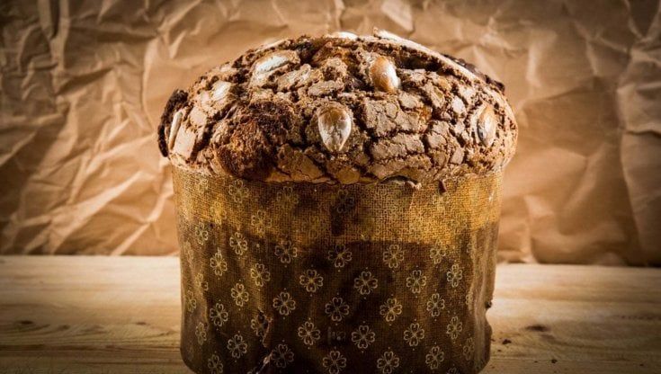 Gli italiani riciclano i regali, ma non il panettone  