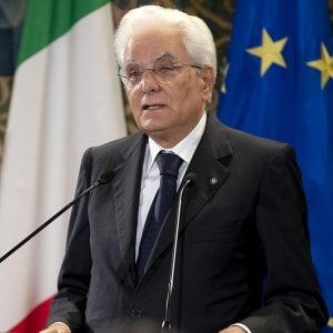 Mattarella sullo sparo alla bambina rom. "L'Italia non sia il Far West, è barbarie"