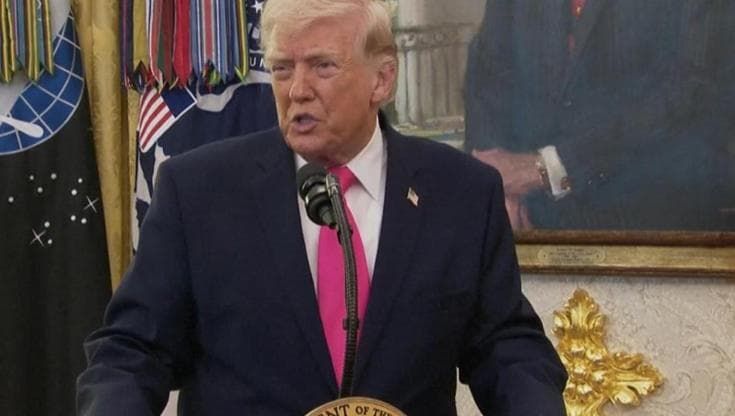 Trump: "Siamo in trattativa con l'Iran. Se ne stanno occupando Rubio e Vance"