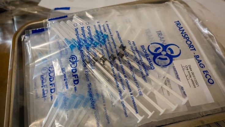 Emilia verso l'arancione. Donini: "Entro settembre vaccinazione di massa"