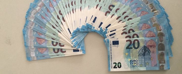 Bari, avevano in casa 1.820 euro in false banconote da 20: denunciati due ragazzi