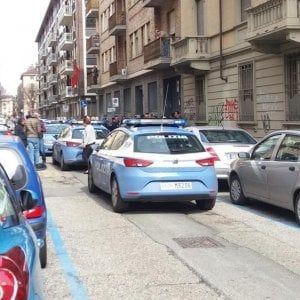 Torino poliziotti entrano armi in pugno nel consolato marocchino: la protesta dei diplomatici 