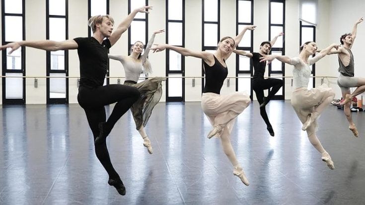 Balanchine e Robbins, due debutti e un ritorno. A passo di danza, la Scala guarda agli Usa
