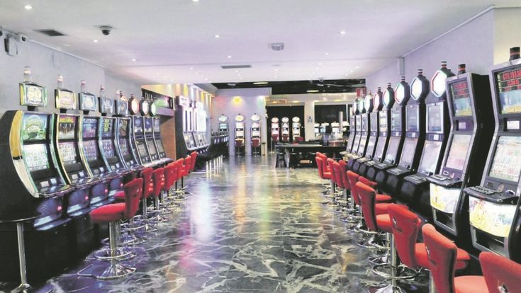 Valle d’Aosta, guerra alle slot, ma solo per salvare il Casinò