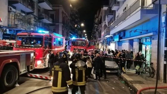 Lettrice morta nell'incendio in casa, il dolore dagli universitari di Bari: "Ci hai fatto amare l'inglese"