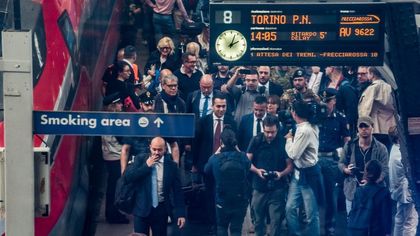 L'arrivo di Di Maio in Centrale, il capo M5s a Milano per il vertice con la Lega